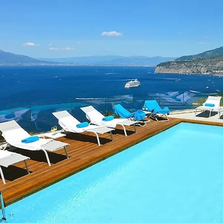 By Norr Villa Sorrento